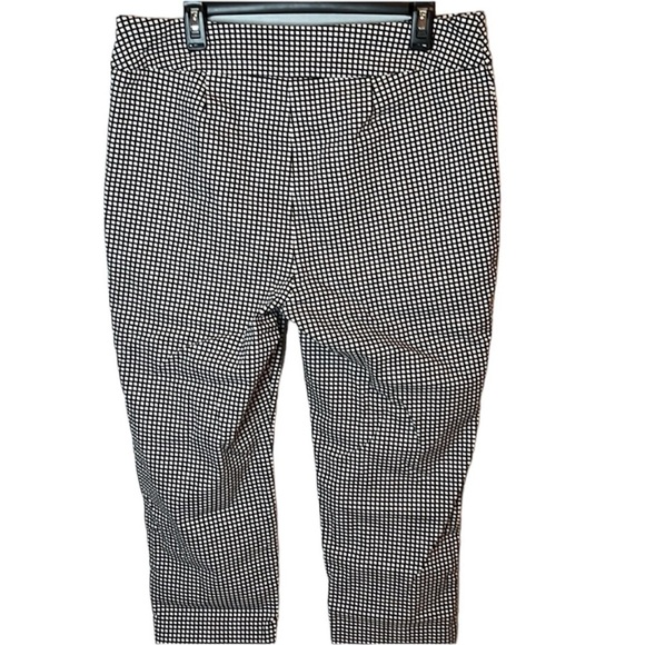 Chico’s Pants Stretch Cropped - Picture 3 of 14